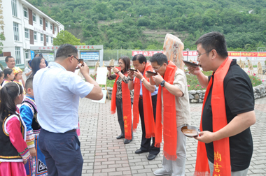 健力源集團(tuán)心系助學(xué)，情暖北川