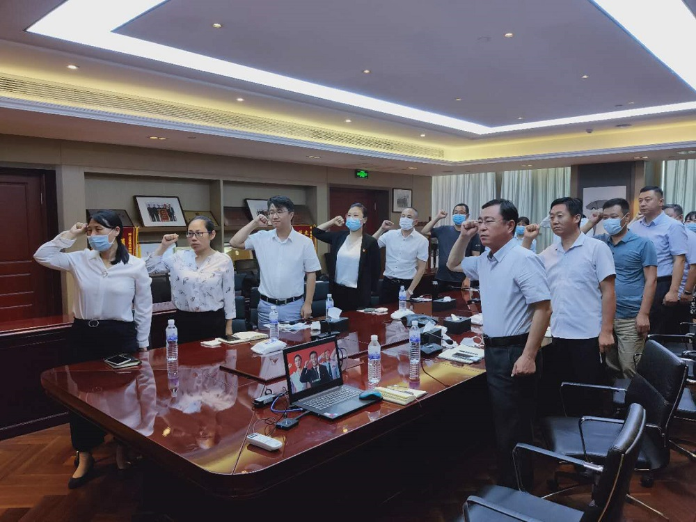 向榜樣看齊，做企業(yè)先鋒——青島公司黨支部組織開展七一黨課學習活動